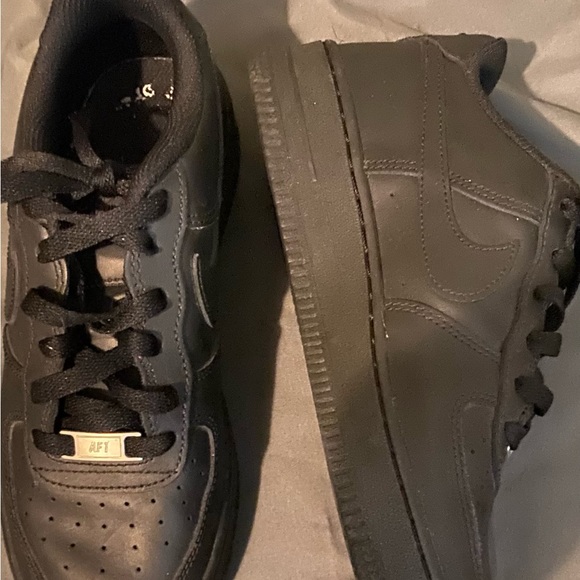 For Sale: NIKE AIRFORCE Ones! Size youth 5. Like new. Worn twice! - Picture 8 of 9